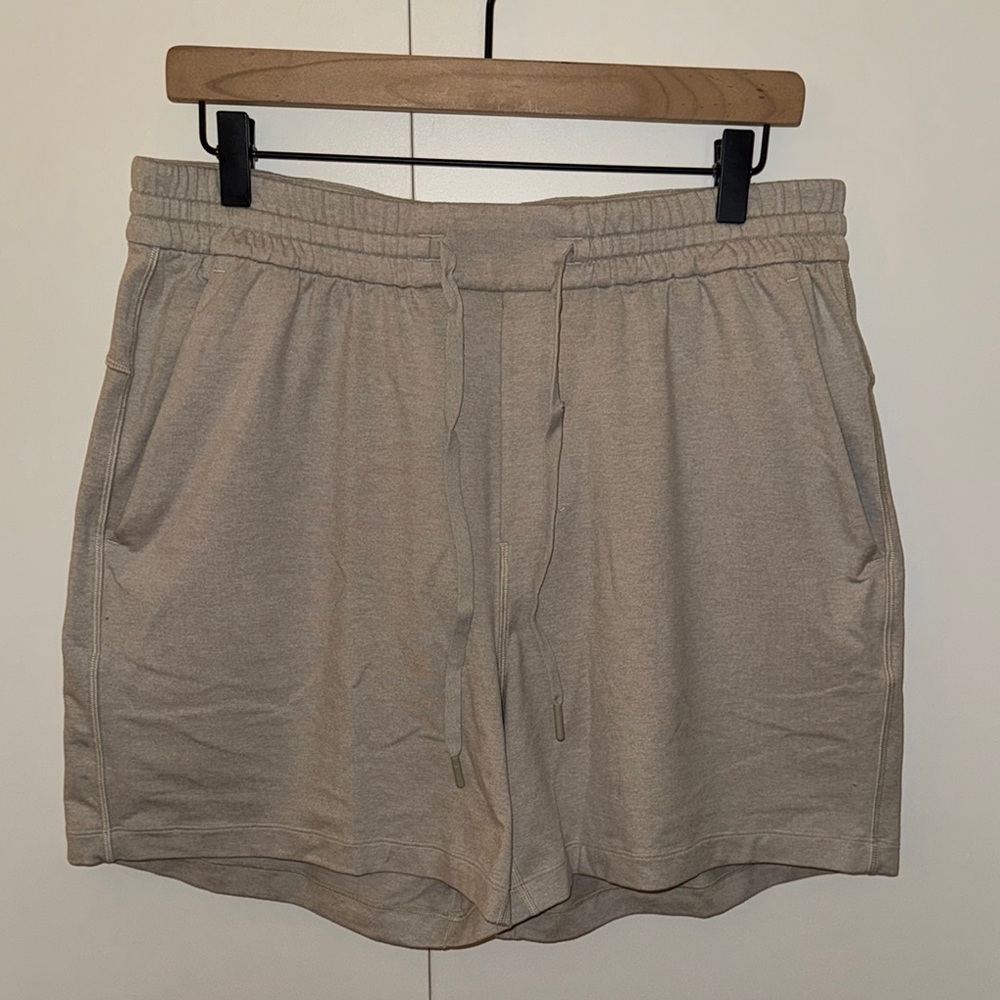 Lululemon Men’s Biege 7” Shorts